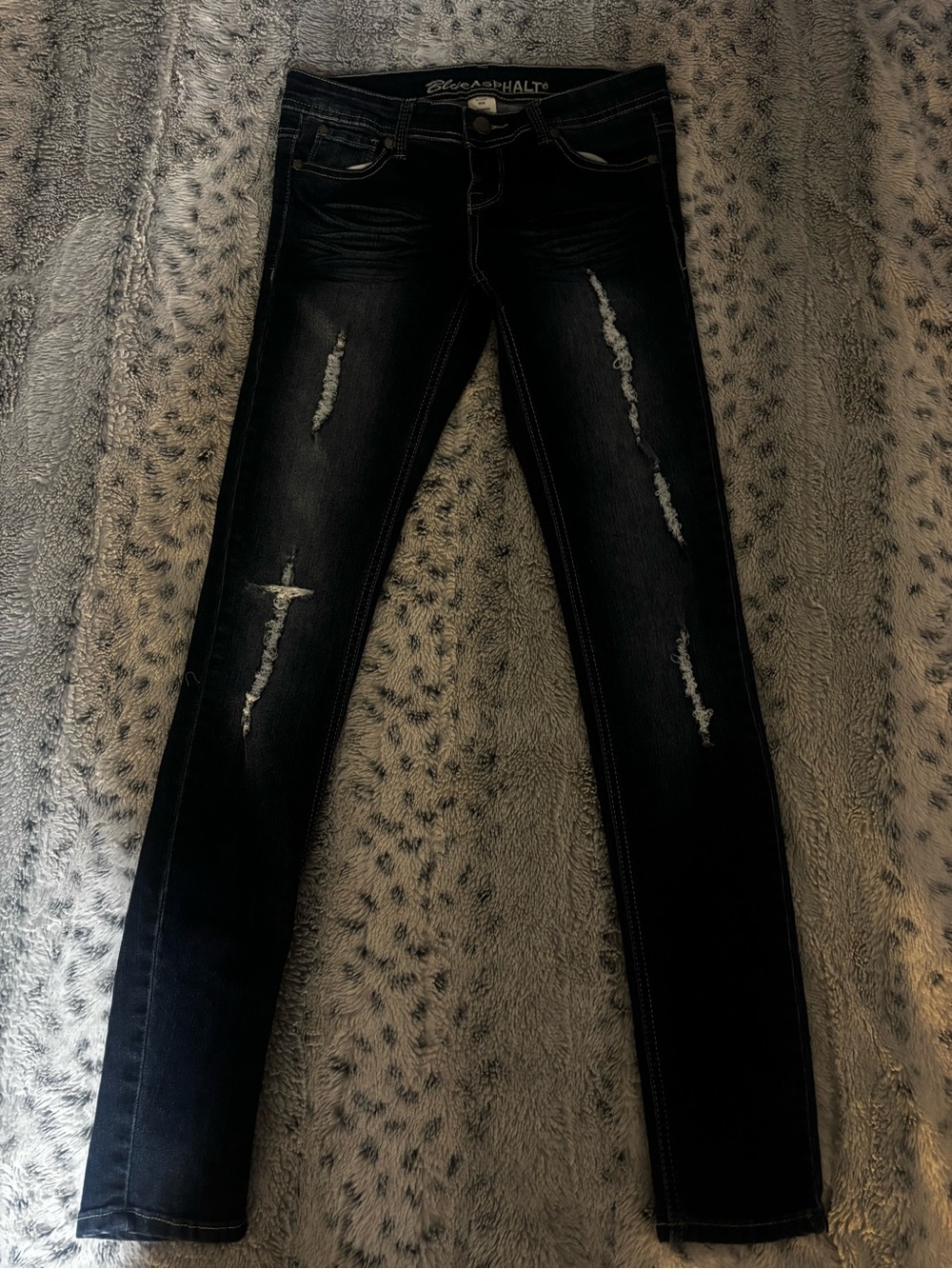 Distressed Skinny Jeans. Size 5 Never worn. new. - Picture 2 of 6
